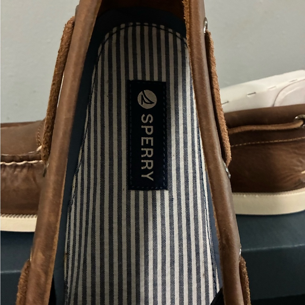 Sperry Men's Tan Leather Boat Shoes - Picture 6 of 7